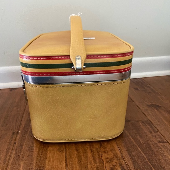 VINTAGE 1960s train case - Picture 7 of 9